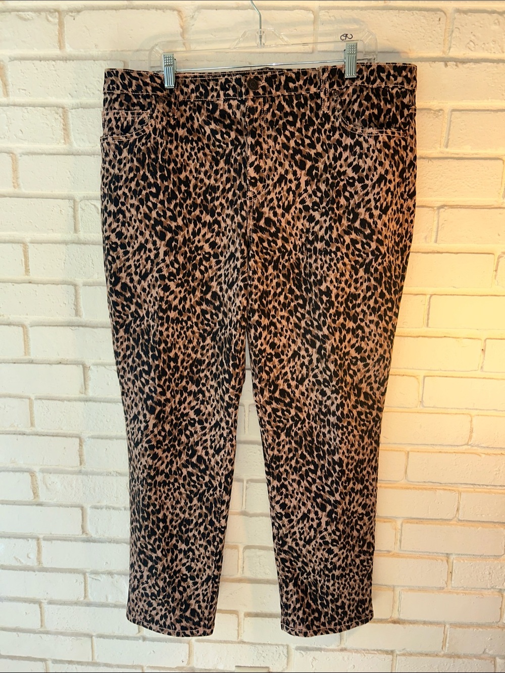 Terra & Sky Leopard 5 pocket Jeans size 16 petite straight leg  in Tan and Black